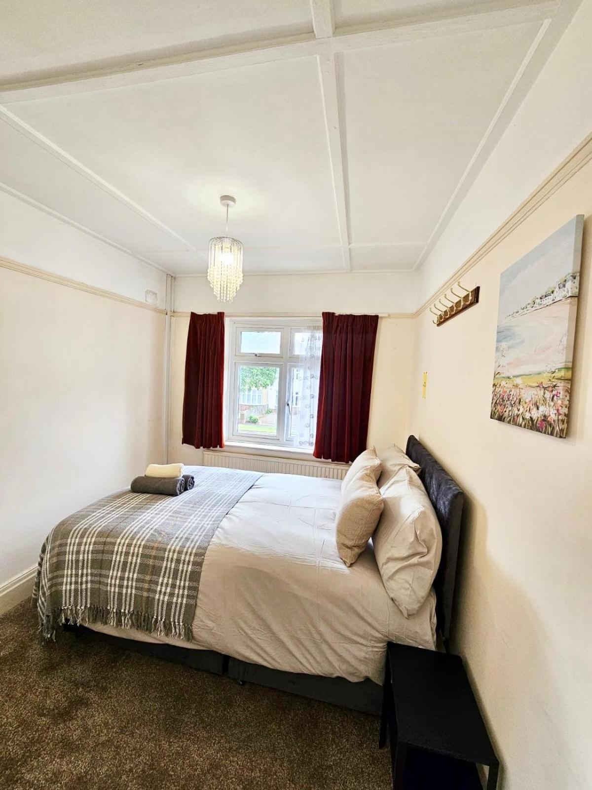 Small Double Room Near Southmead Bristol Exterior foto